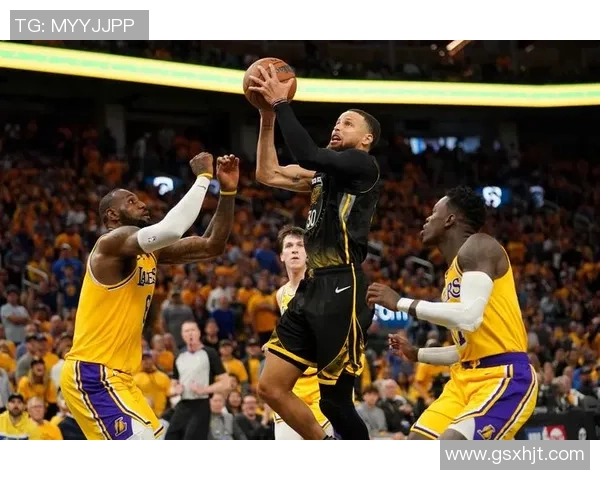 勇士主场强势击败国王122比103展现冠军实力 勇士主场强势击败国王122比103展现冠军实力