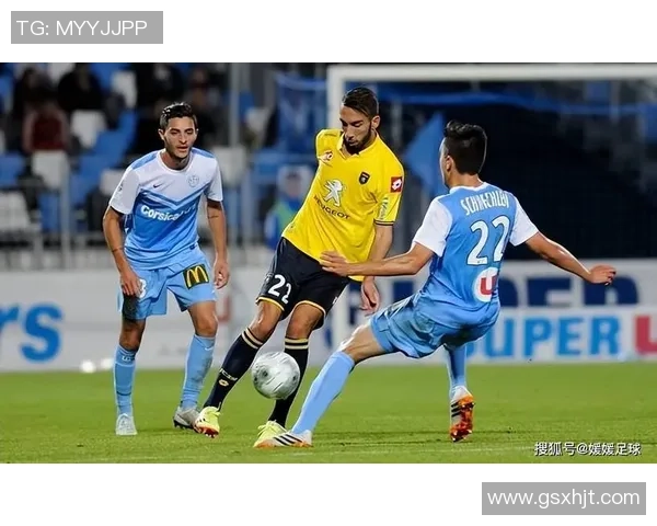 卡马尔与瓦尔贝里激战正酣谁能在赛场上笑到最后