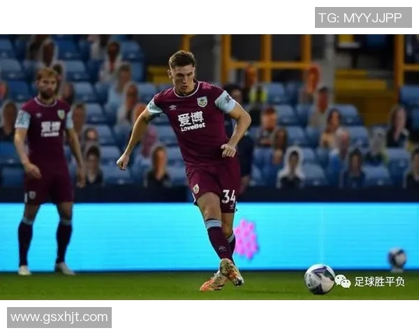 巴西足球对决巴拉纳激情四溢的赛场较量与精彩瞬间回顾