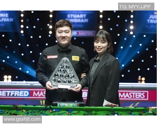 颜丙涛与亨德利希金斯对决精彩回顾及比赛分析